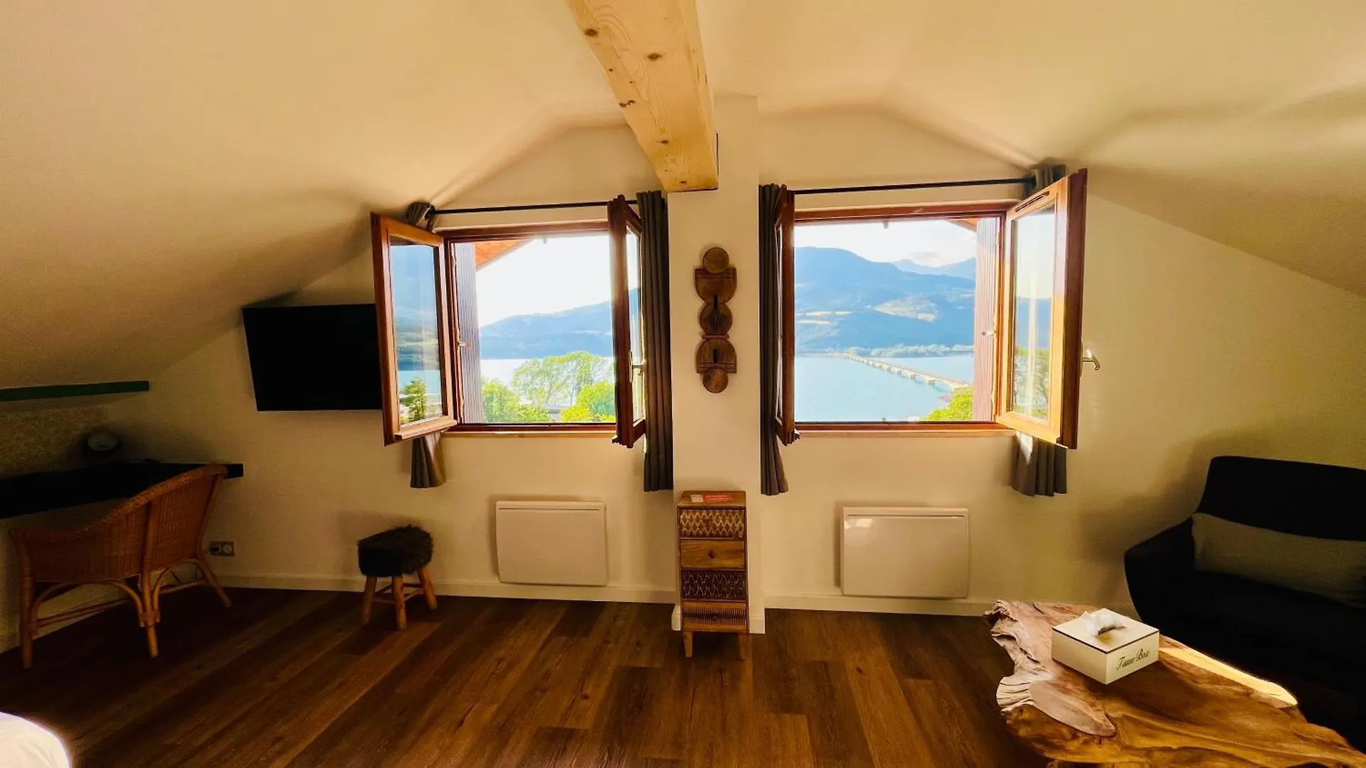 **  Hotel Les Chaumettes Savines France